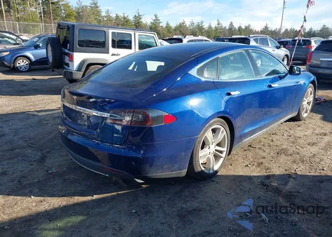 2016 Tesla Model S 60D/70D/75D/85D/90D z USA, uszkodzony, nr VIN 5YJSA1E27GF123893